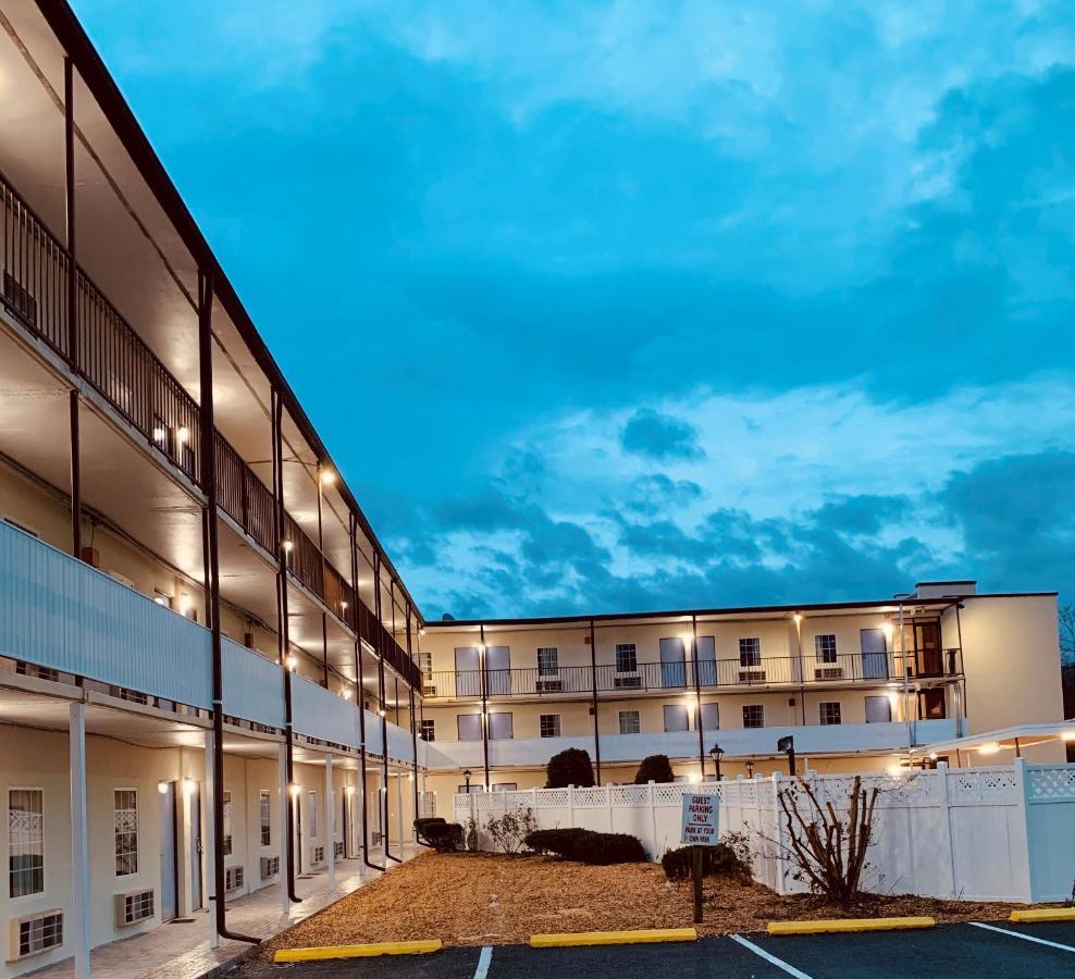 เบย์มอนต์ บาย วินด์แฮม ฟรอนต์ รอยัล เนียร์ เชอแนนโดห์ เนชั่นแนลพาร์ค Hotel ฟรอนต์รอยัล ภายนอก รูปภาพ